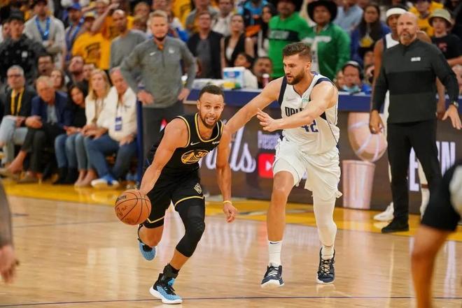 的篮球名宿 的篮球名宿