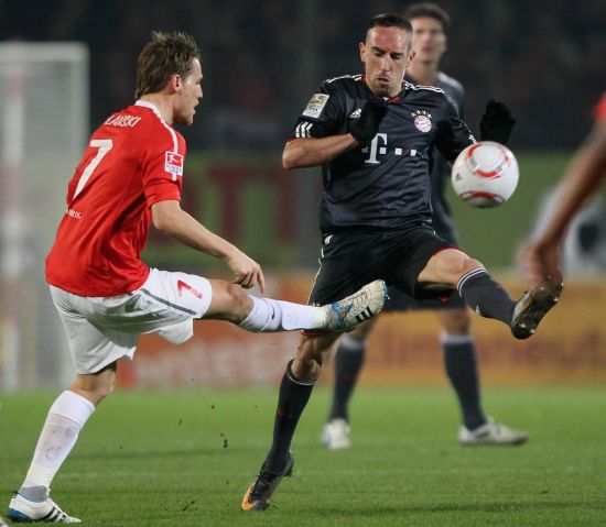 自己并不担 自己并不担