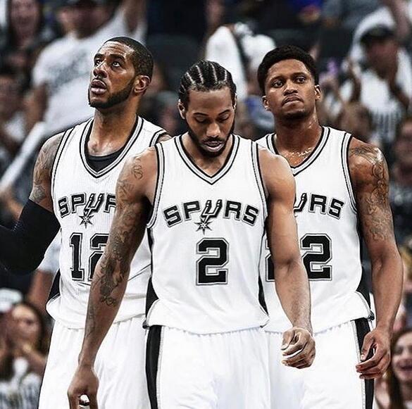 自然出现并 自然出现并